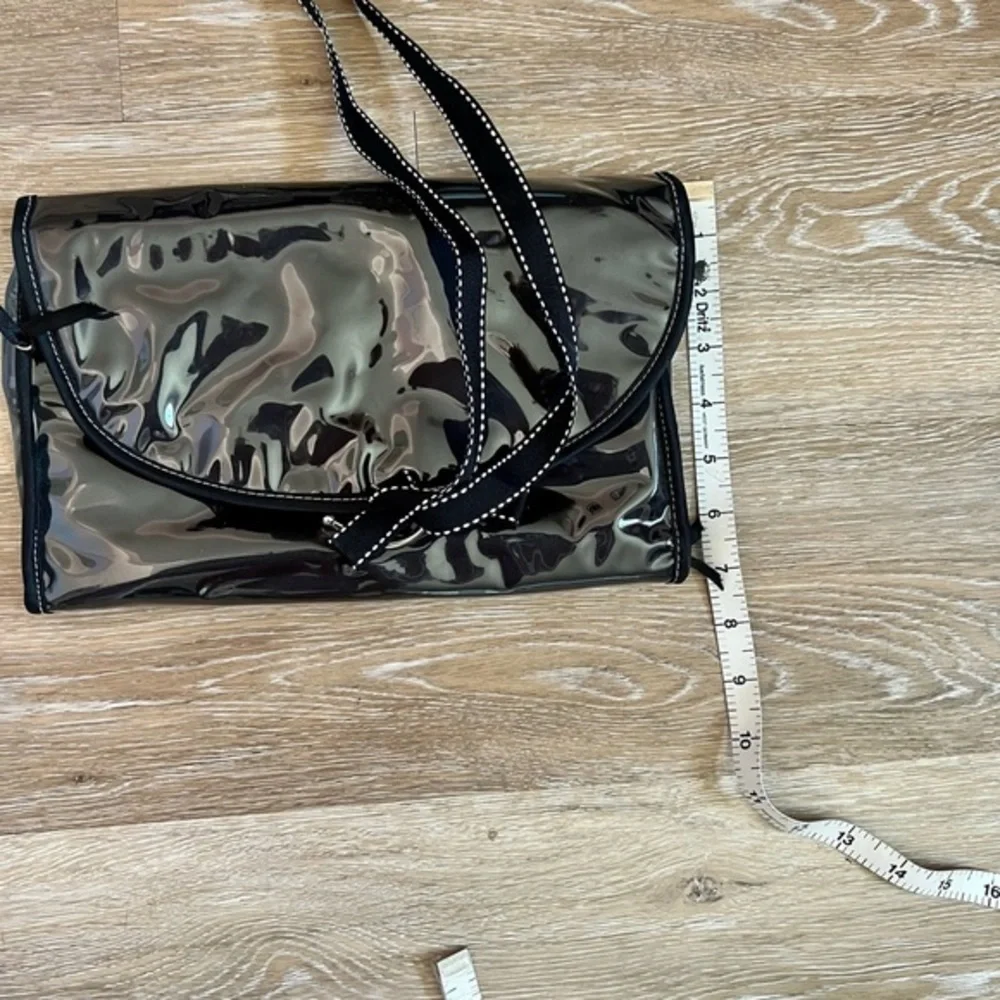Hanging makeup bag